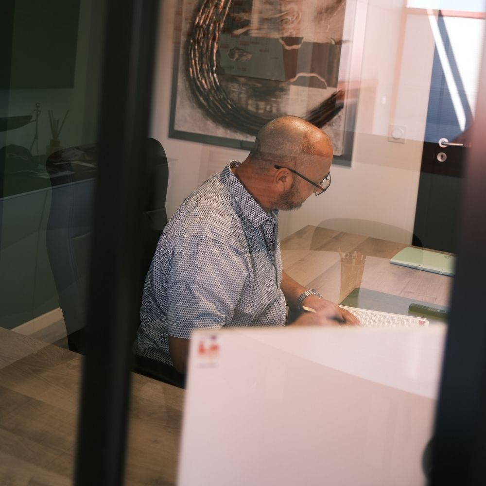 Collaborateur Sud Équipements au travail
